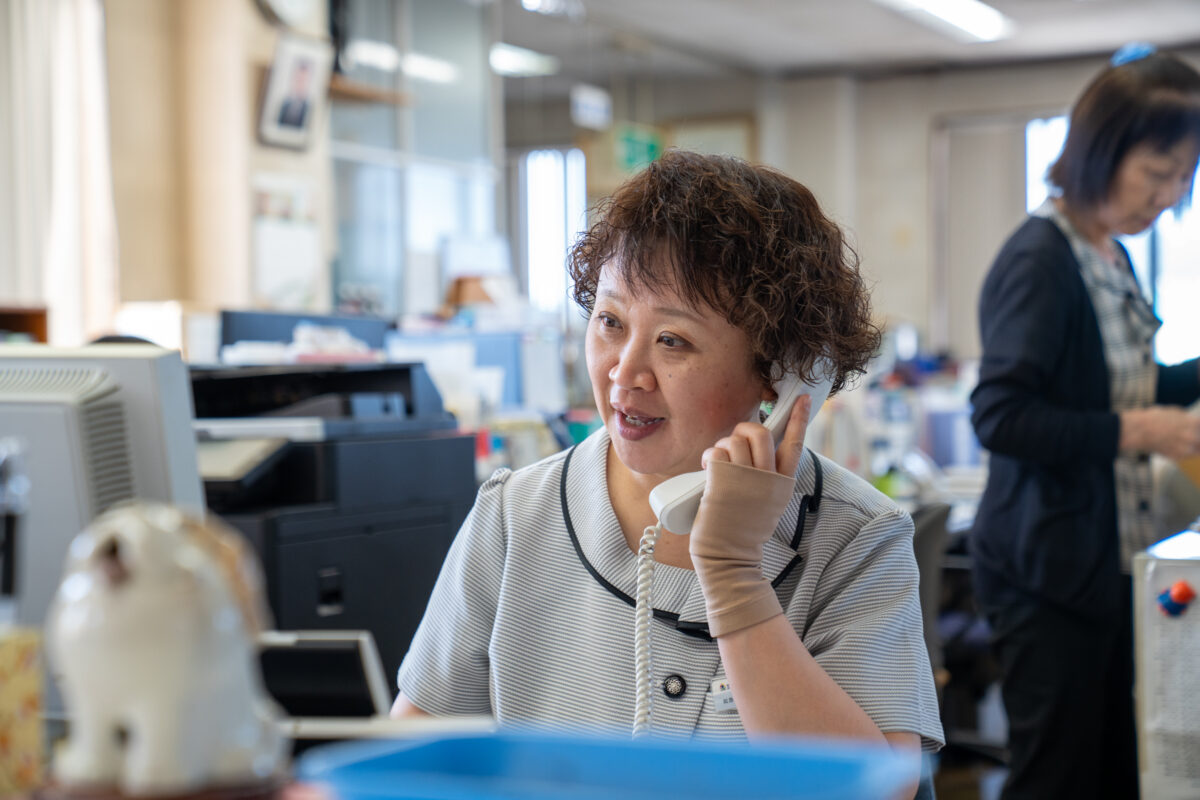 写真：働く様子2