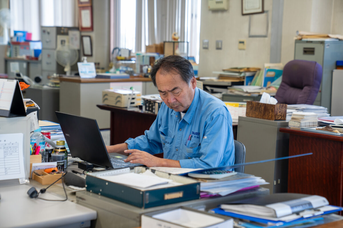 写真：働く様子5