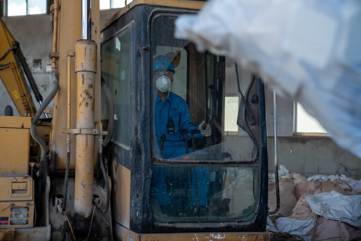 写真：働く様子8